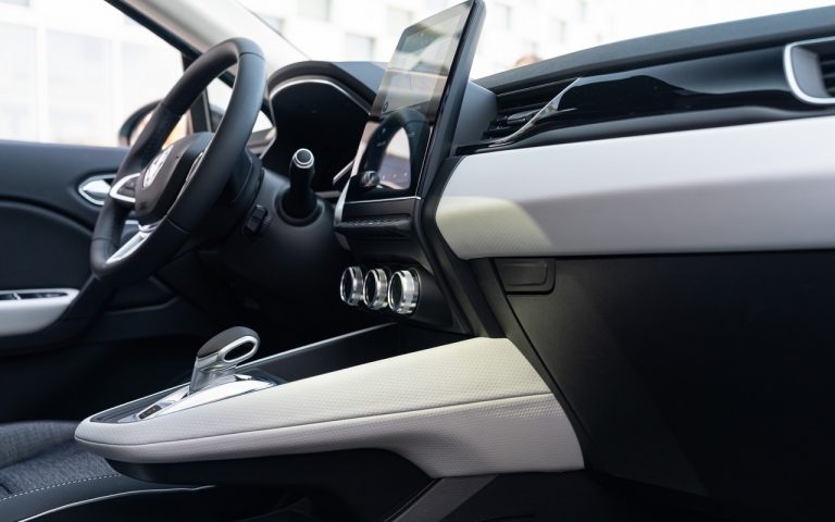 Renault Clio, Captur e Megane E-Tech: immagini ufficiali