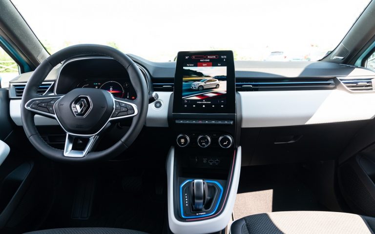 Renault Clio, Captur e Megane E-Tech: immagini ufficiali