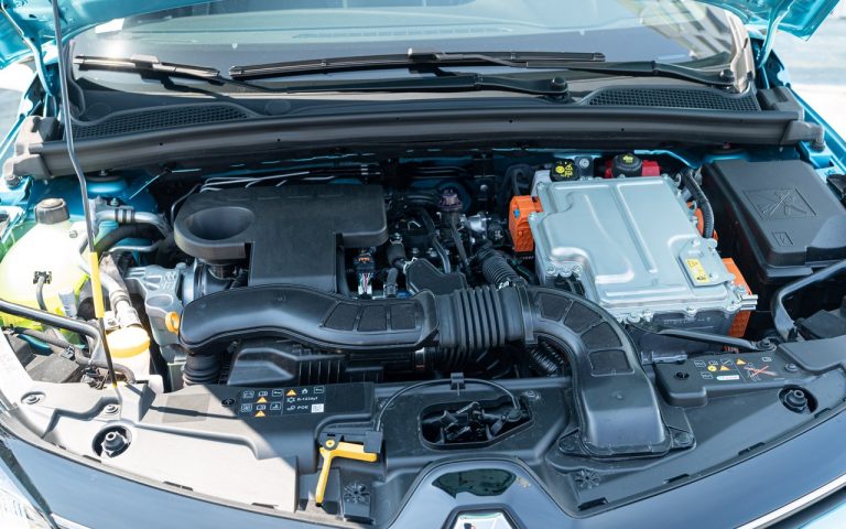 Renault Clio, Captur e Megane E-Tech: immagini ufficiali