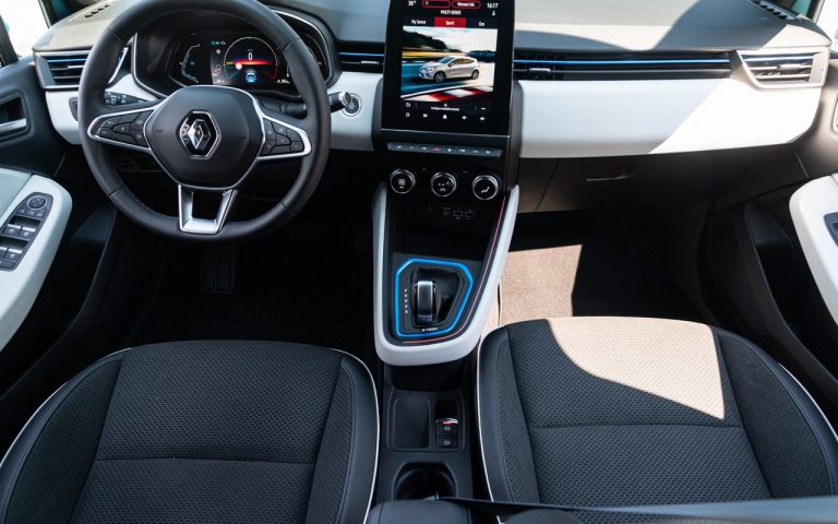 Renault Clio, Captur e Megane E-Tech: immagini ufficiali