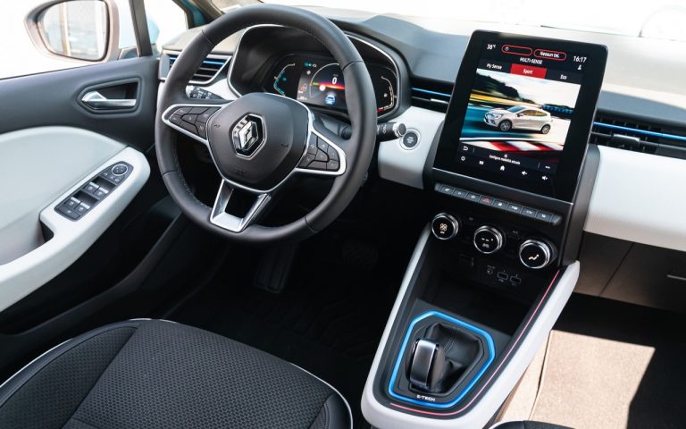 Renault Clio, Captur e Megane E-Tech: immagini ufficiali
