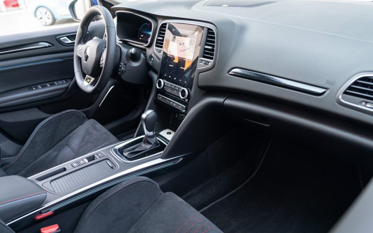 Renault Clio, Captur e Megane E-Tech: immagini ufficiali