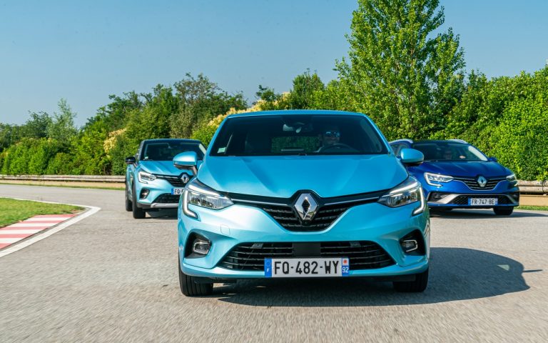 Renault Clio, Captur e Megane E-Tech: immagini ufficiali