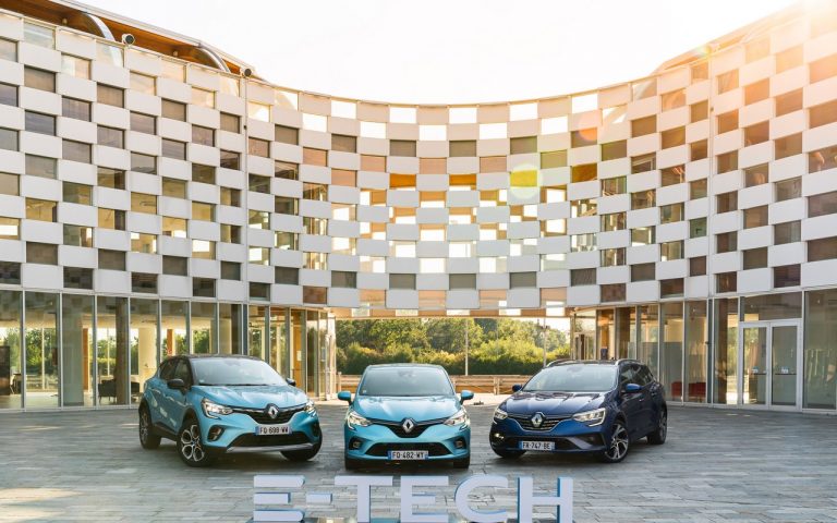 Renault Clio, Captur e Megane E-Tech: immagini ufficiali