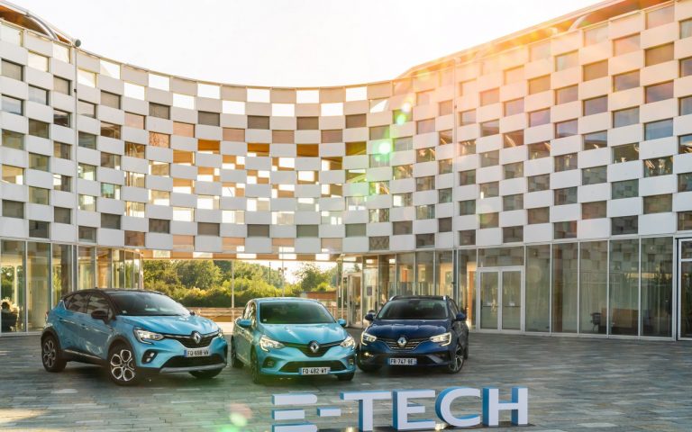 Renault Clio, Captur e Megane E-Tech: immagini ufficiali