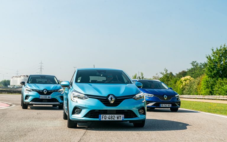 Renault Clio, Captur e Megane E-Tech: immagini ufficiali
