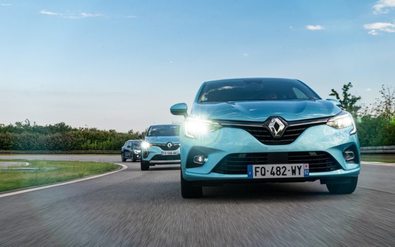 Renault Clio, Captur e Megane E-Tech: immagini ufficiali