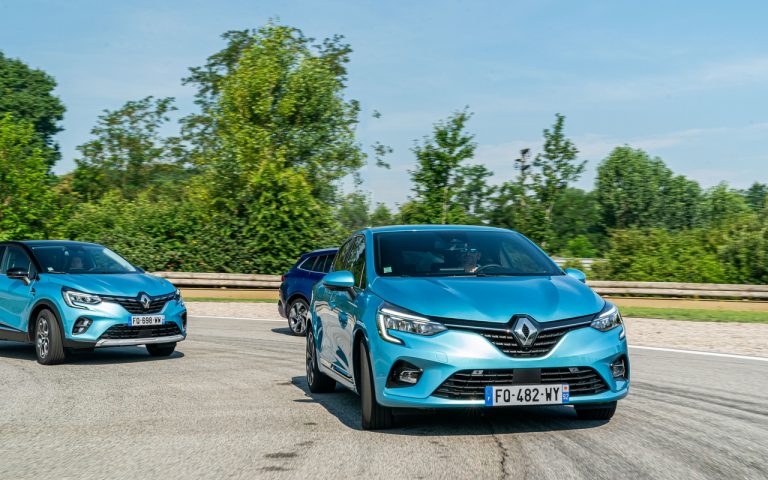Renault Clio, Captur e Megane E-Tech: immagini ufficiali