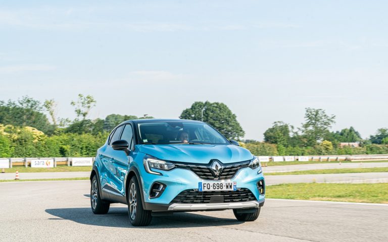 Renault Clio, Captur e Megane E-Tech: immagini ufficiali