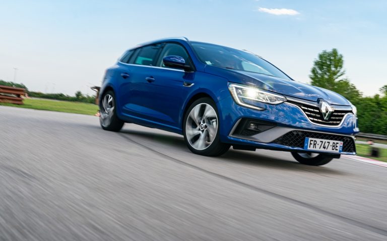 Renault Clio, Captur e Megane E-Tech: immagini ufficiali
