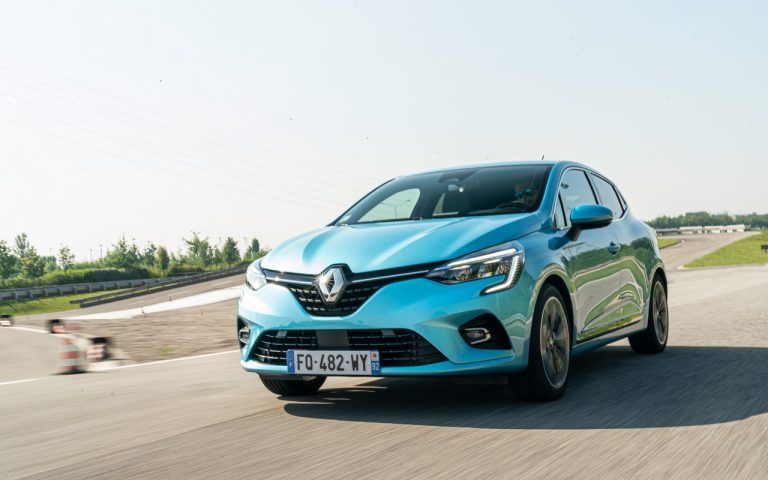 Renault Clio, Captur e Megane E-Tech: immagini ufficiali