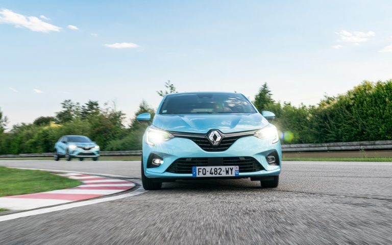Renault Clio, Captur e Megane E-Tech: immagini ufficiali