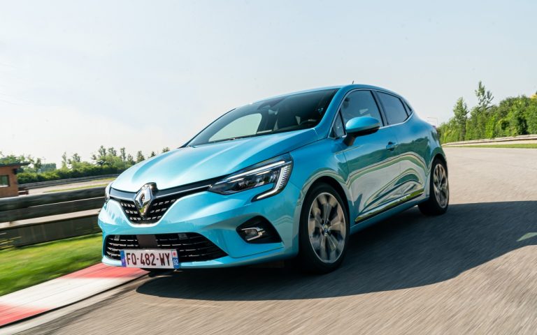 Renault Clio, Captur e Megane E-Tech: immagini ufficiali