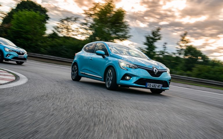 Renault Clio, Captur e Megane E-Tech: immagini ufficiali