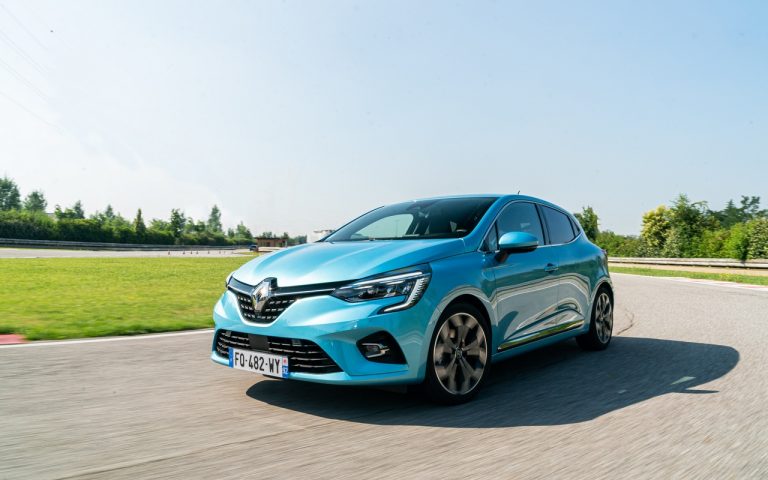 Renault Clio, Captur e Megane E-Tech: immagini ufficiali