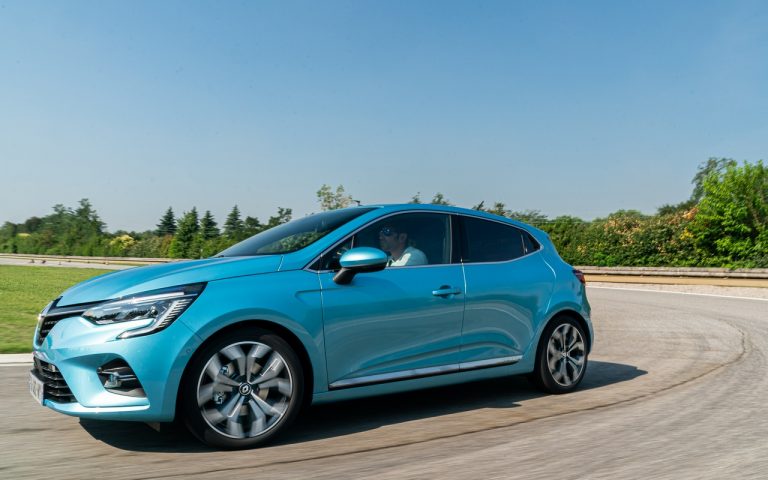 Renault Clio, Captur e Megane E-Tech: immagini ufficiali