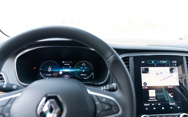 Renault Clio, Captur e Megane E-Tech: immagini ufficiali