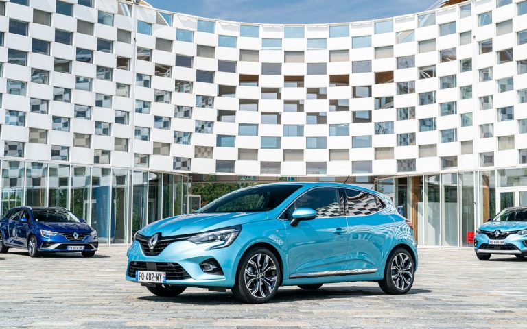 Renault Clio, Captur e Megane E-Tech: immagini ufficiali