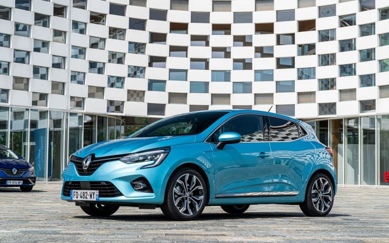 Renault Clio, Captur e Megane E-Tech: immagini ufficiali