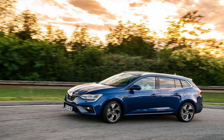 Renault Clio, Captur e Megane E-Tech: immagini ufficiali