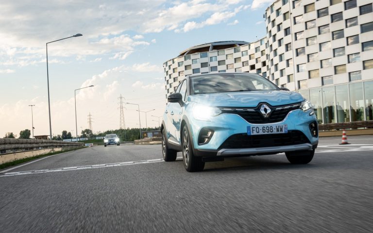 Renault Clio, Captur e Megane E-Tech: immagini ufficiali