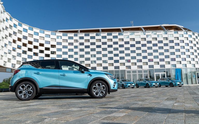 Renault Clio, Captur e Megane E-Tech: immagini ufficiali
