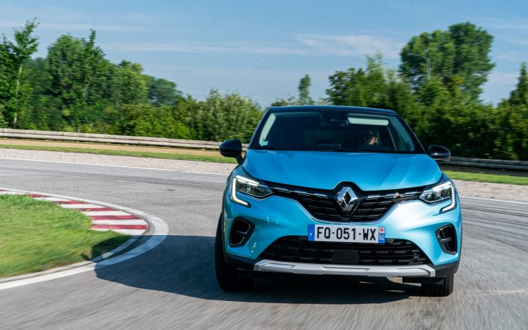 Renault Clio, Captur e Megane E-Tech: immagini ufficiali