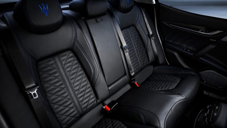 Maserati Ghibli Hybrid: immagini ufficiali