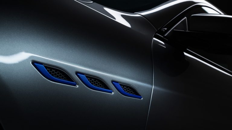 Maserati Ghibli Hybrid: immagini ufficiali