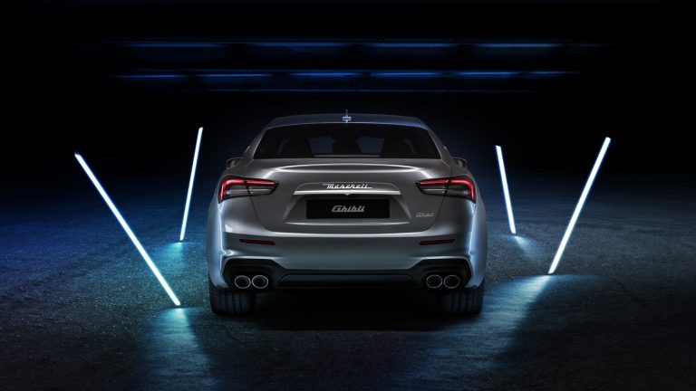 Maserati Ghibli Hybrid: immagini ufficiali