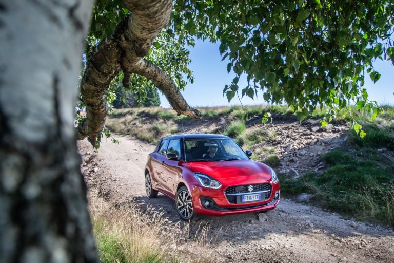 Suzuki Swift Sport Hybrid e Swift Hybrid