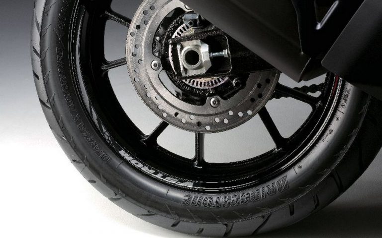Suzuki V-STROM 1050 MACHI: immagini ufficiali