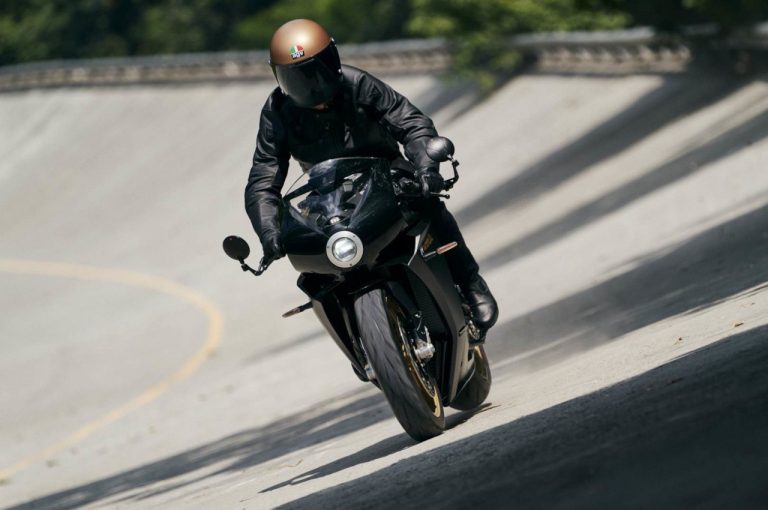 MV Agusta Superveloce 800 2020: immagini ufficiali