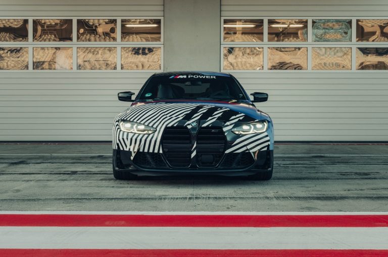 Bmw M4 Coupé 2021 e Bmw M4 GT3 2021: prime immagini ufficiali