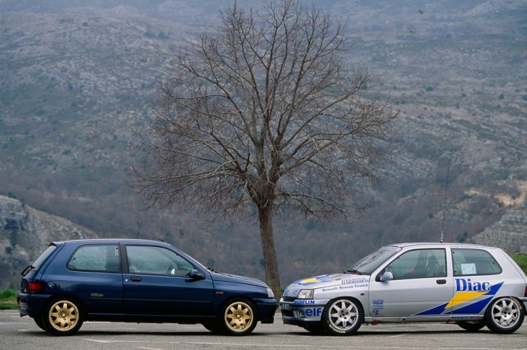 Renault Clio 1990-2020: cinque generazioni nelle immagini