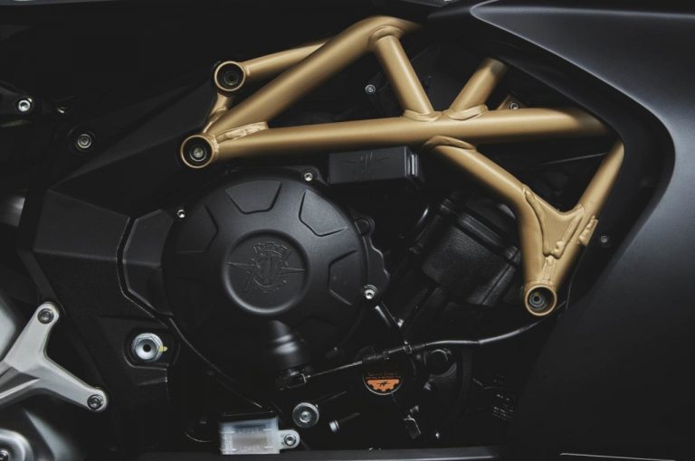 MV Agusta Superveloce 800 2020: immagini ufficiali