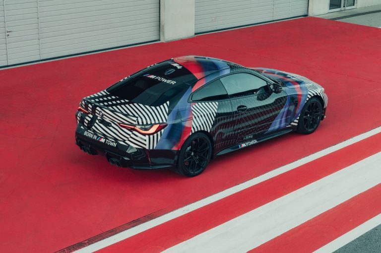 Bmw M4 Coupé 2021 e Bmw M4 GT3 2021: prime immagini ufficiali