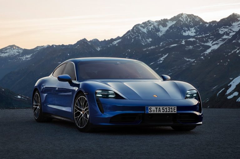 Porsche Taycan 2021: immagini ufficiali