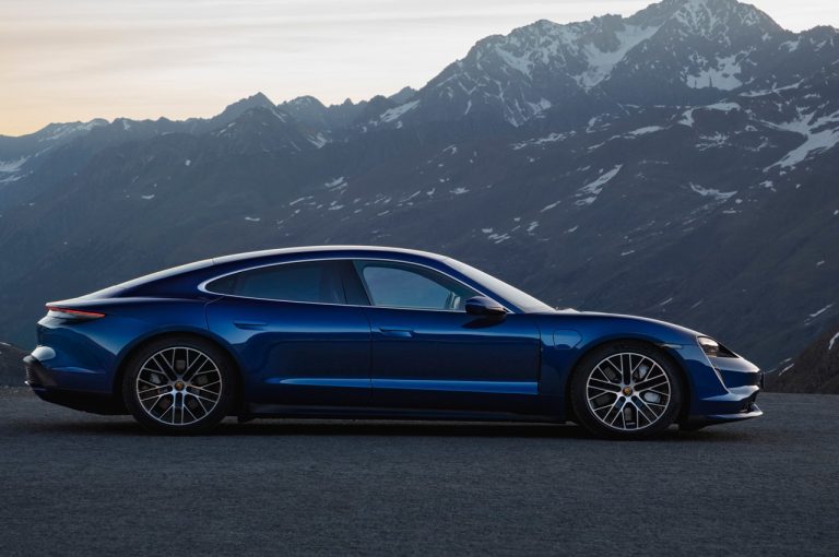 Porsche Taycan 2021: immagini ufficiali