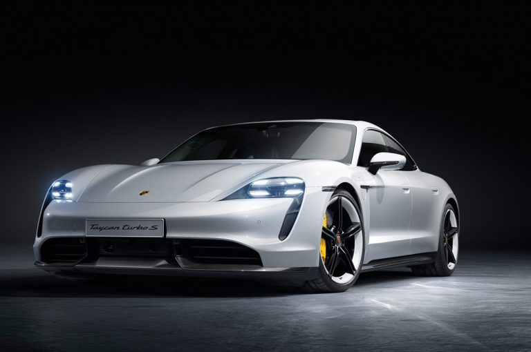 Porsche Taycan 2021: immagini ufficiali