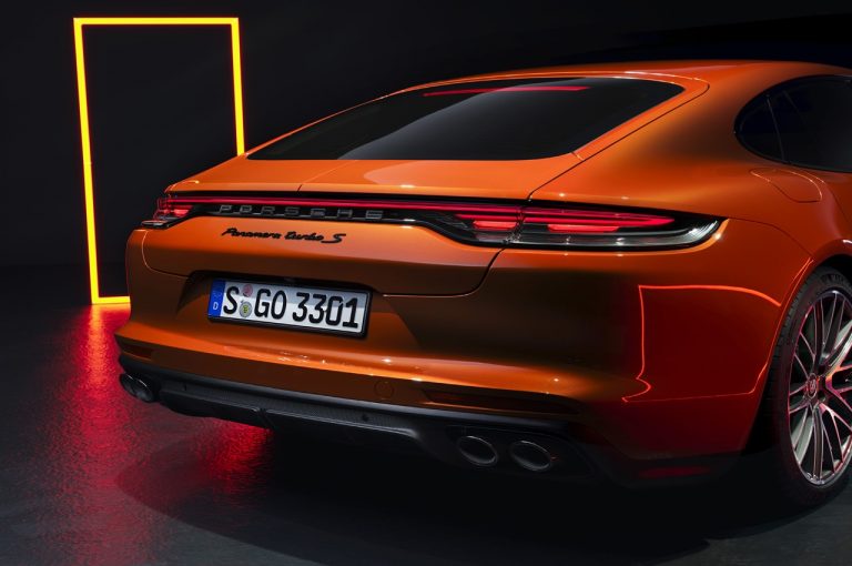 Porsche Panamera 2021: immagini ufficiali