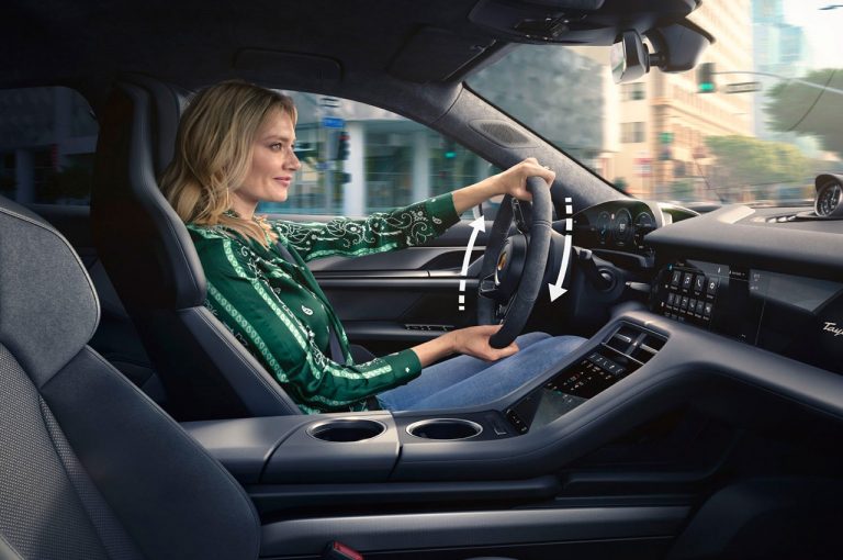 Porsche Taycan 2021: immagini ufficiali