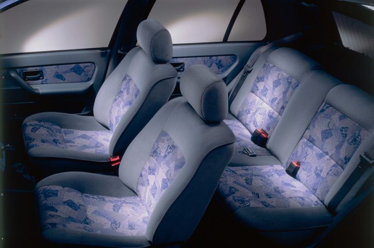 Renault Clio 1990-2020: cinque generazioni nelle immagini