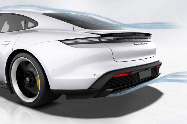 Porsche Taycan 2021: immagini ufficiali