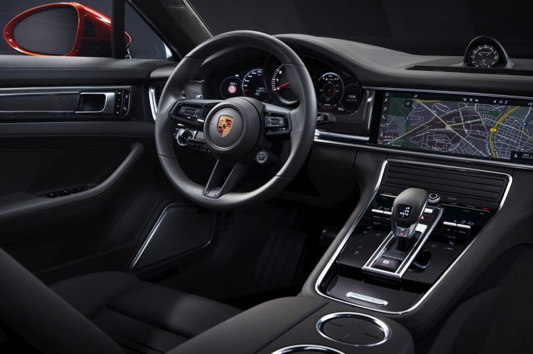 Porsche Panamera 2021: immagini ufficiali
