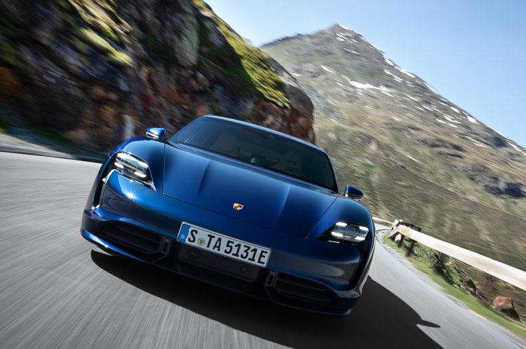 Porsche Taycan 2021: immagini ufficiali