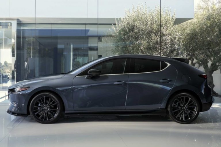 Mazda 3 Turbo 2021: immagini ufficiali