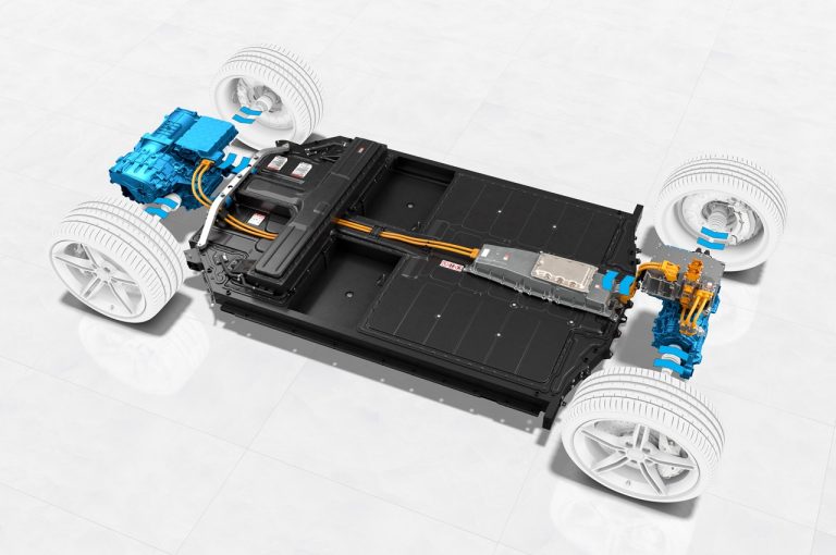 Porsche Taycan 2021: immagini ufficiali