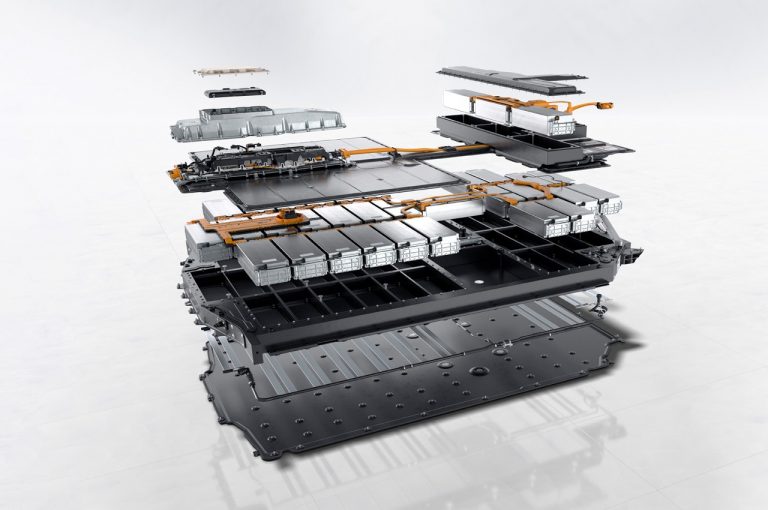 Porsche Taycan 2021: immagini ufficiali