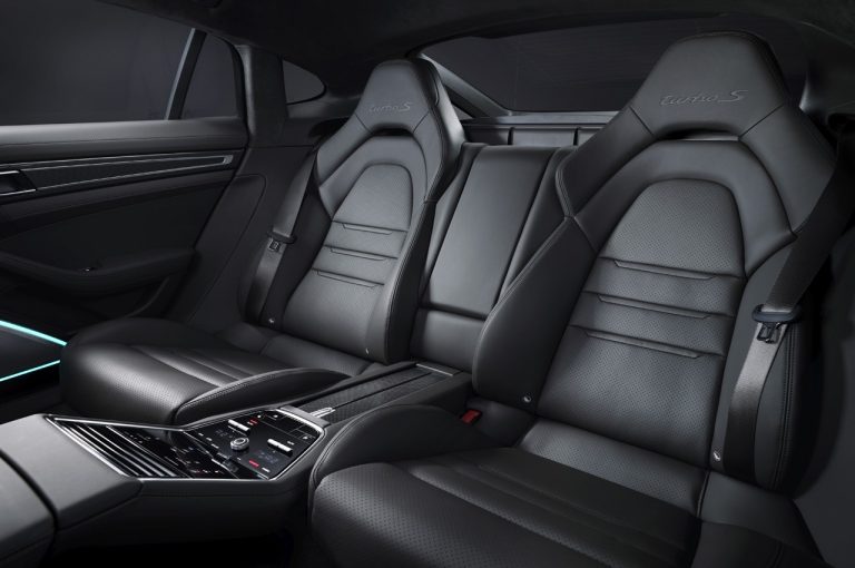 Porsche Panamera 2021: immagini ufficiali